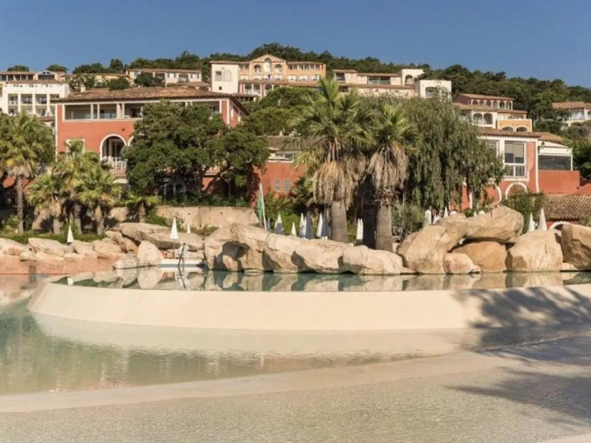 Grimaud : Appartement 3 Pces Avec Piscine Et Vue Mer - Fr-1-226-514 France