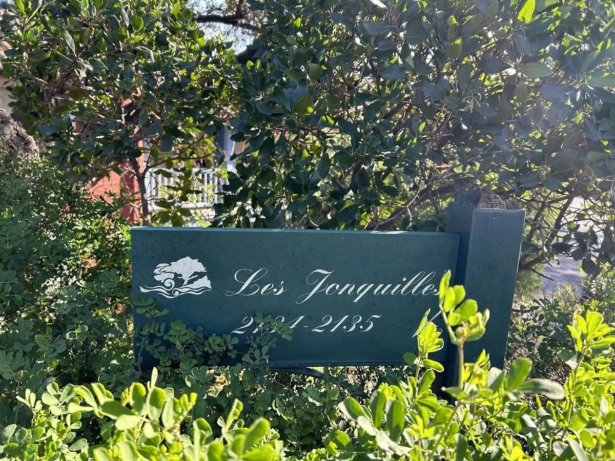 Grimaud : Appartement 3 Pces Avec Piscine Et Vue Mer - Fr-1-226-514 Apartment