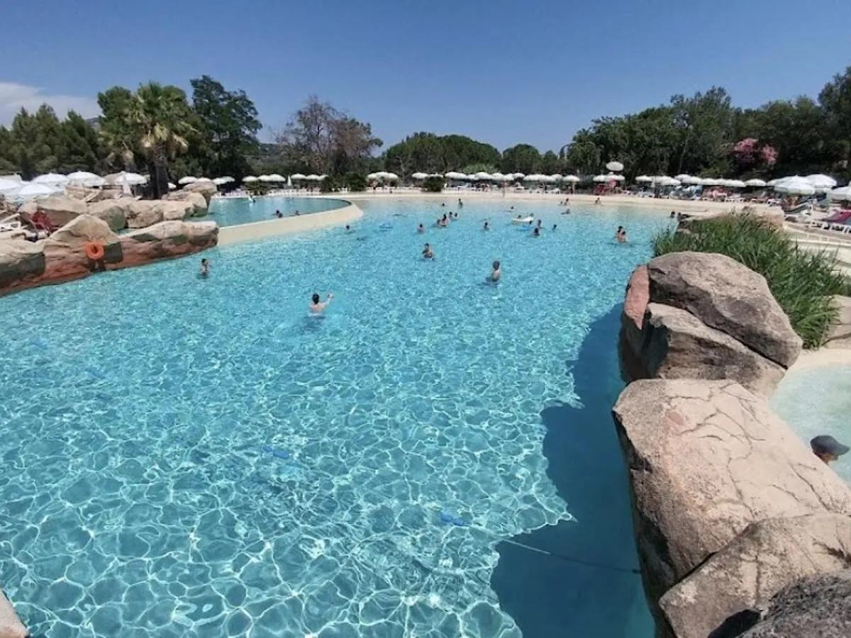 Grimaud : Appartement 3 Pces Avec Piscine Et Vue Mer - Fr-1-226-514