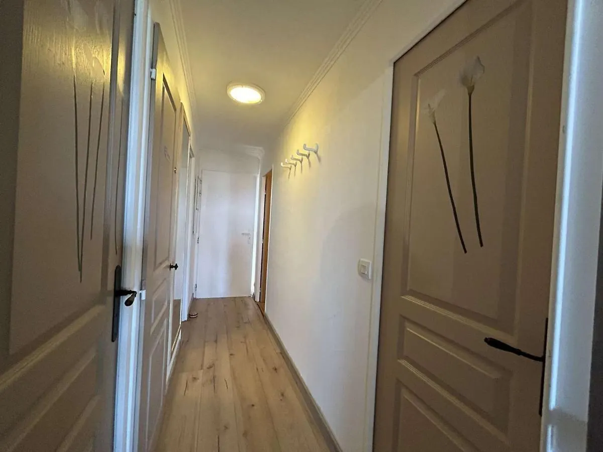 Grimaud : Appartement 3 Pces Avec Piscine Et Vue Mer - Fr-1-226-514