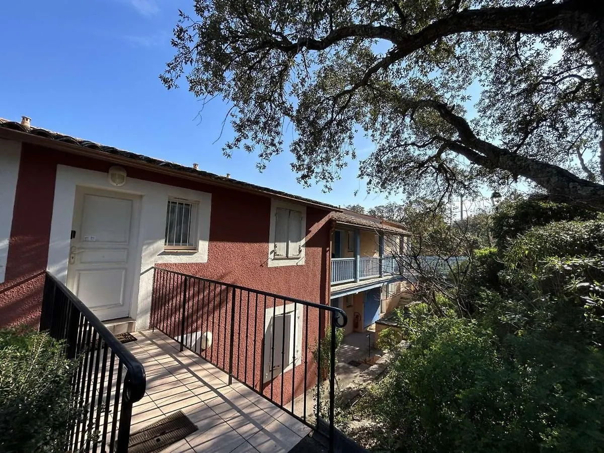 公寓 Grimaud : Appartement 3 Pces Avec Piscine Et Vue Mer - Fr-1-226-514