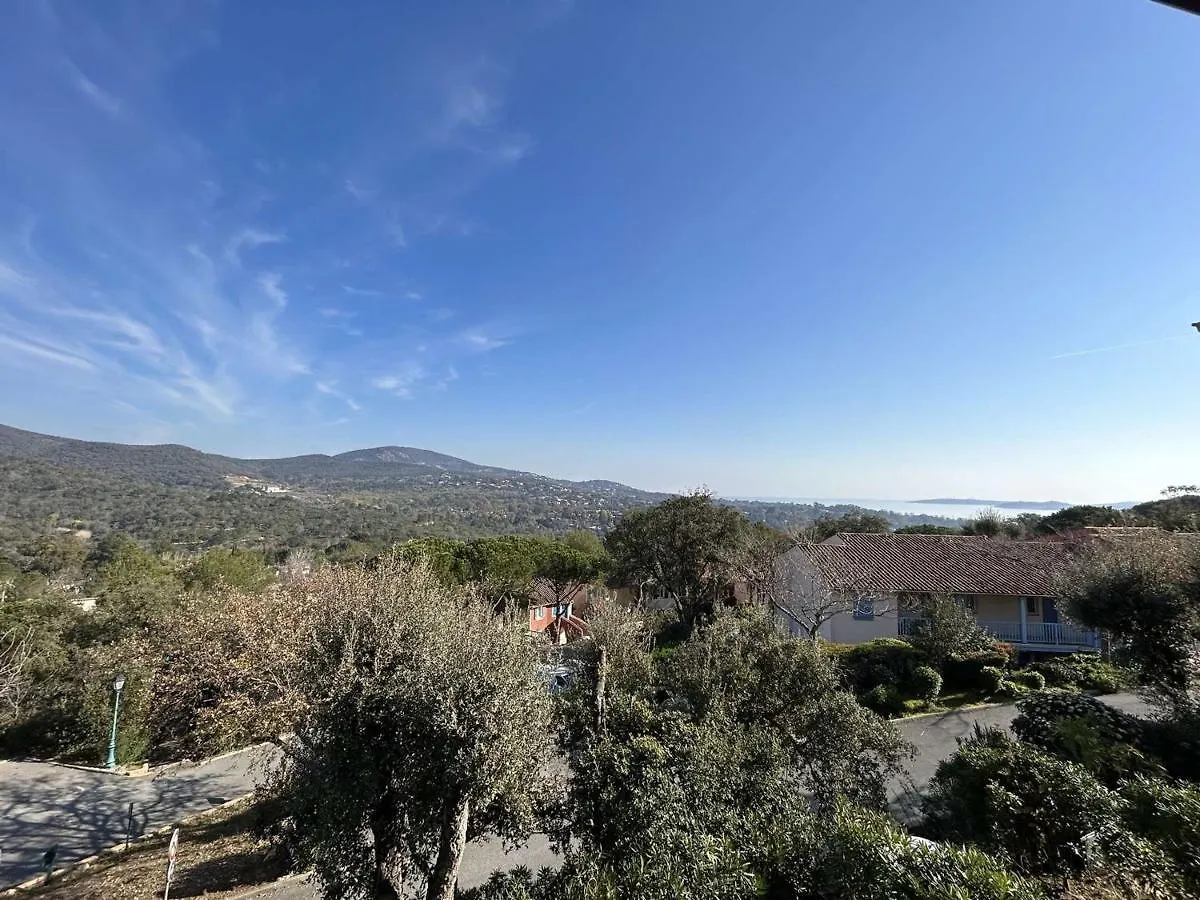 Grimaud : Appartement 3 Pces Avec Piscine Et Vue Mer - Fr-1-226-514 0*,